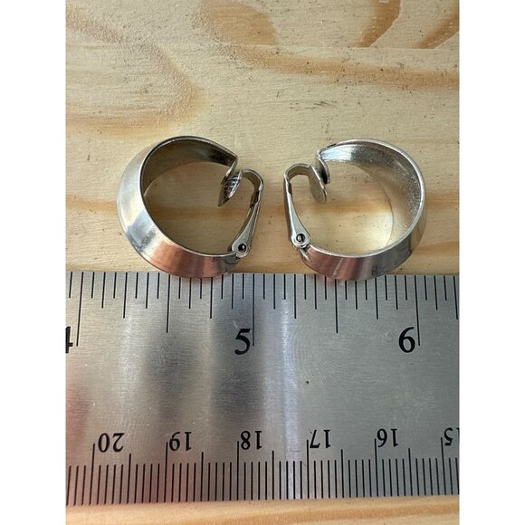 Vintage Clip-On Silver Hoop Earrings - Picture 4 of 4